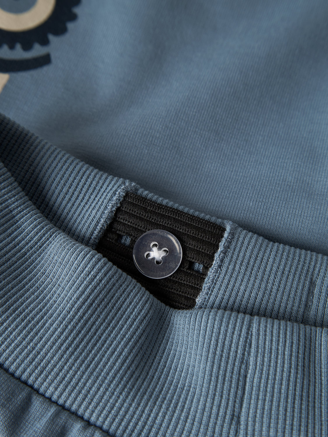 model_shot-front_full